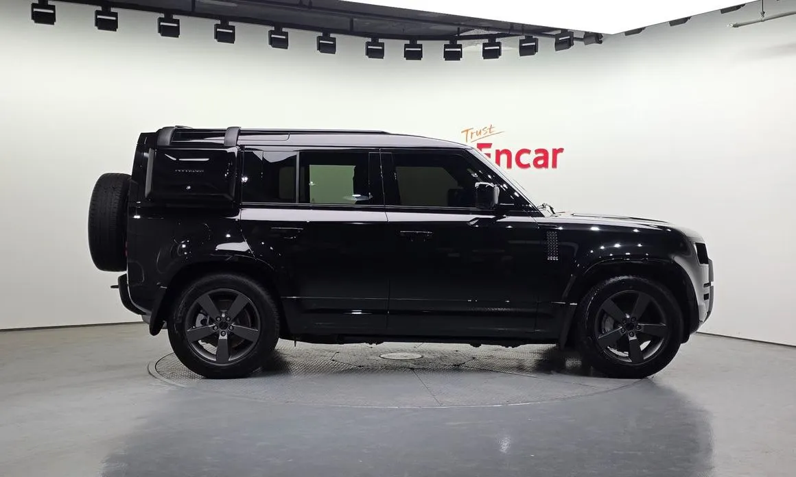 Land Rover Defender — фото 6