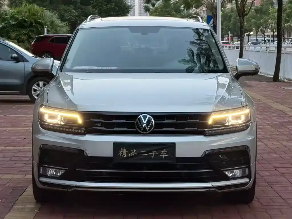 Volkswagen Tiguan L — фото 2