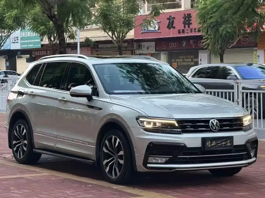 Volkswagen Tiguan L — фото 5