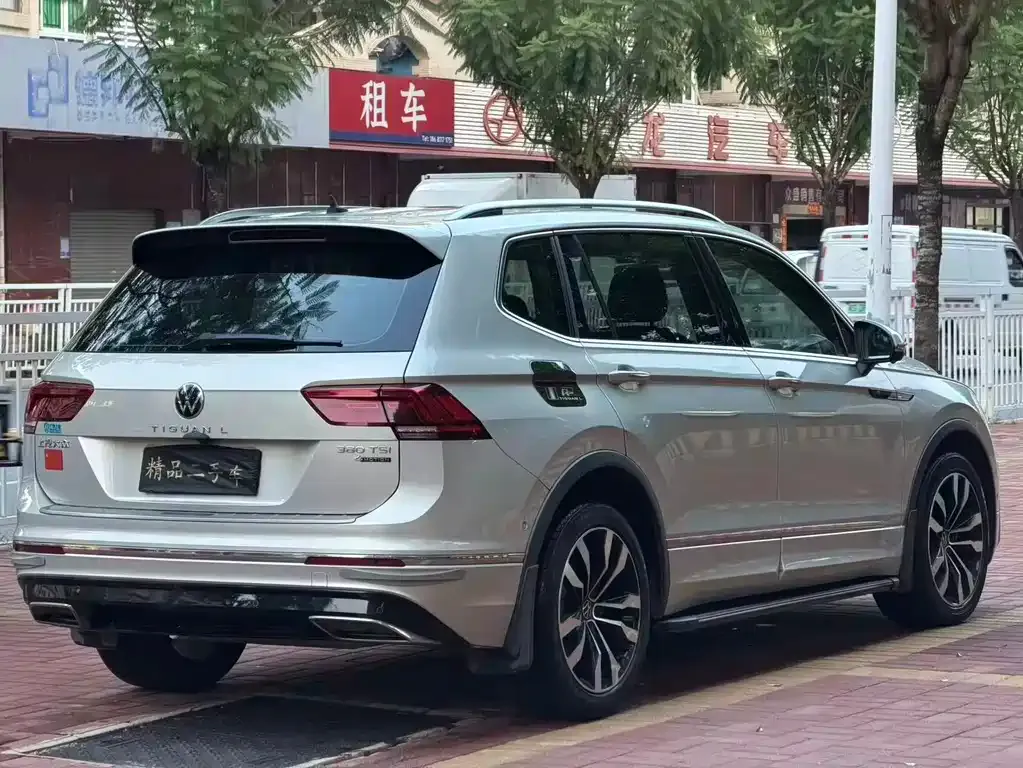 Volkswagen Tiguan L — фото 9