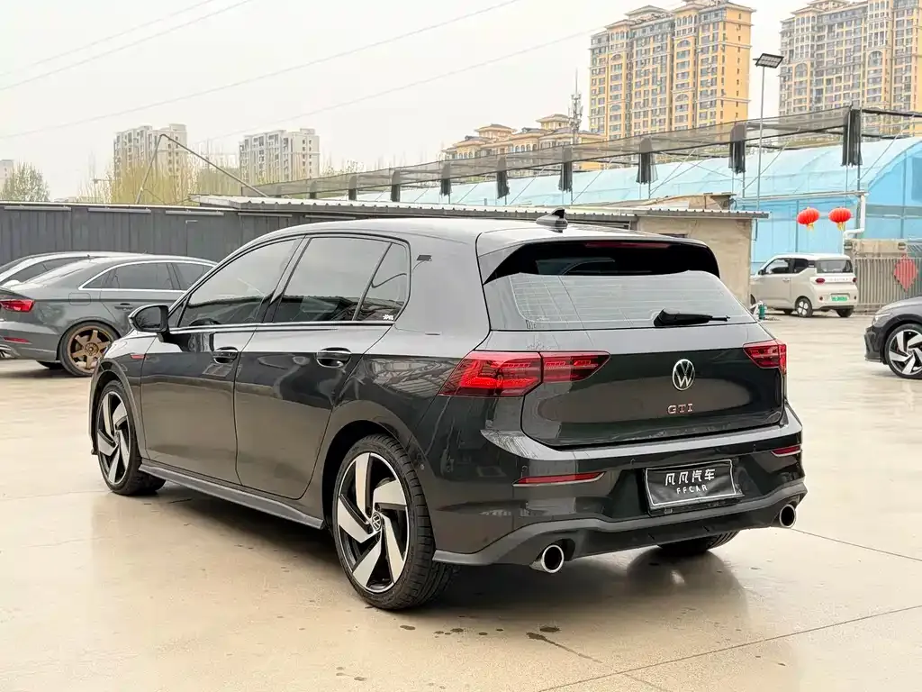 Volkswagen Golf GTI — фото 3
