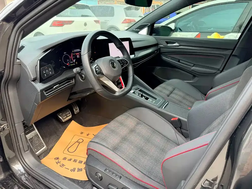 Volkswagen Golf GTI — фото 7