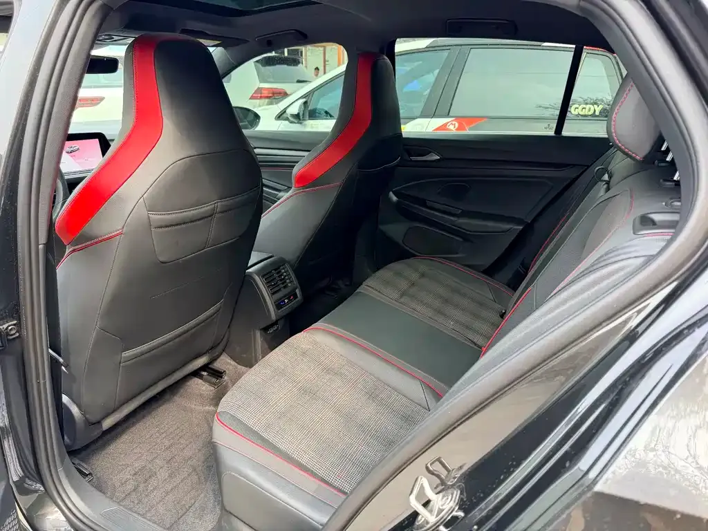 Volkswagen Golf GTI — фото 2