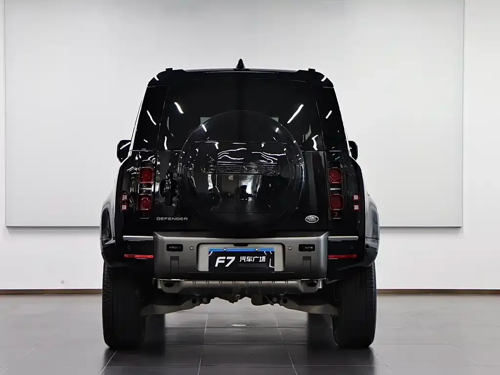 Land Rover Defender — фото 7