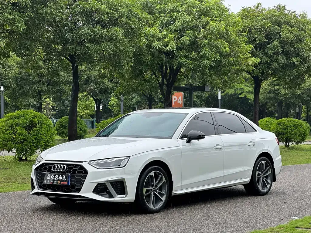 Audi A4L — фото 1