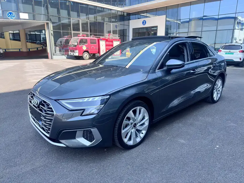 Audi A3 — фото 1