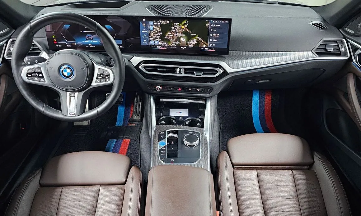 BMW i4 — фото 8