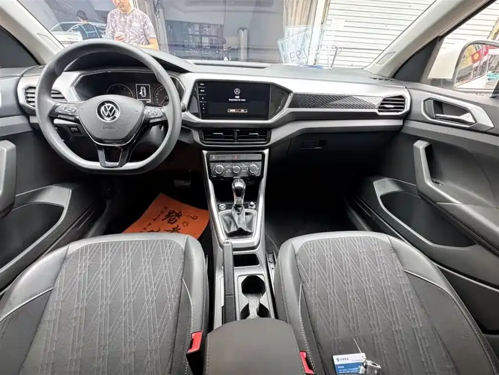 Volkswagen T-Cross — фото 4