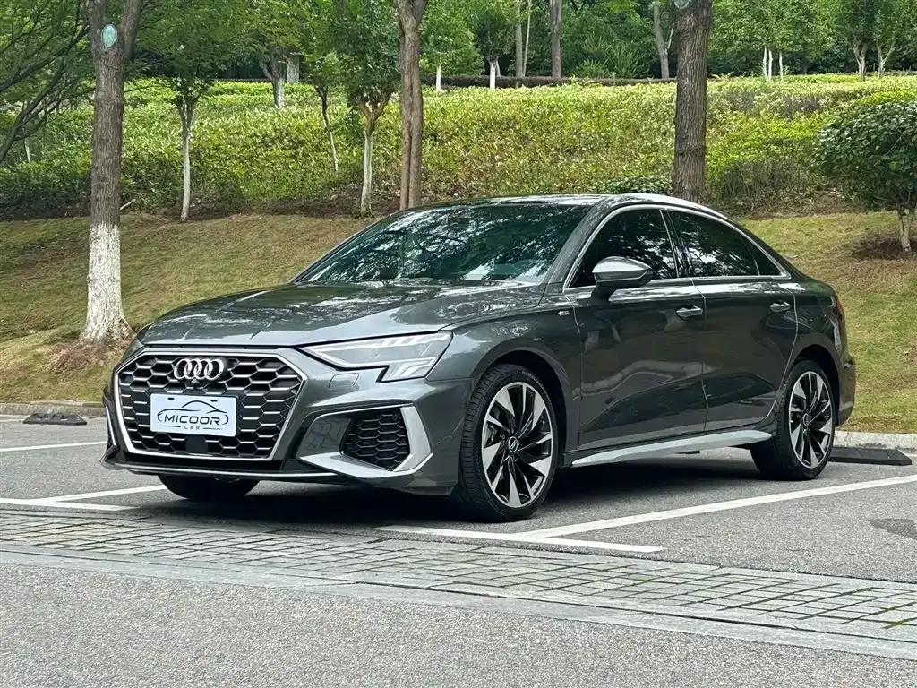 Audi A3 — фото 1