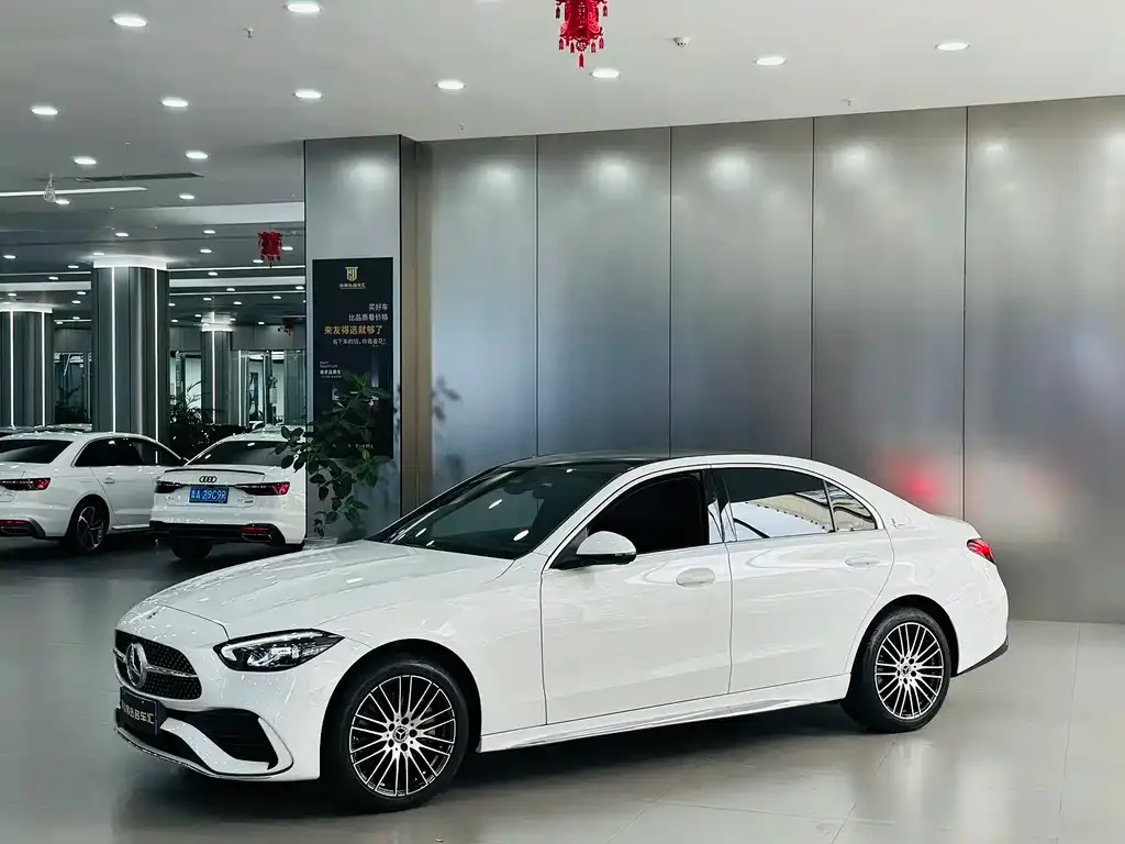 Mercedes-Benz C-Class — фото 1