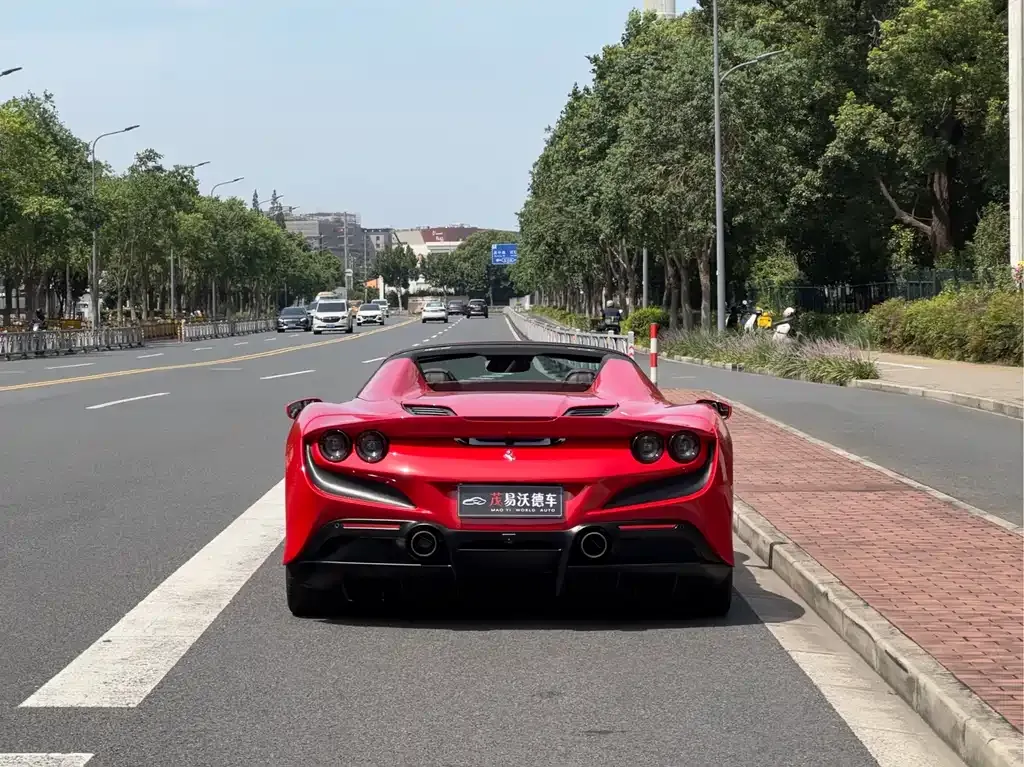 Ferrari F8 — фото 8