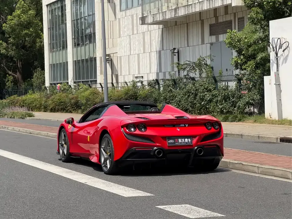 Ferrari F8 — фото 9