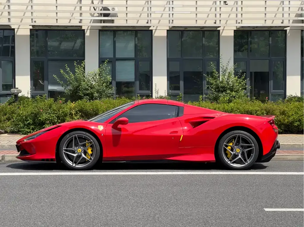 Ferrari F8 — фото 4
