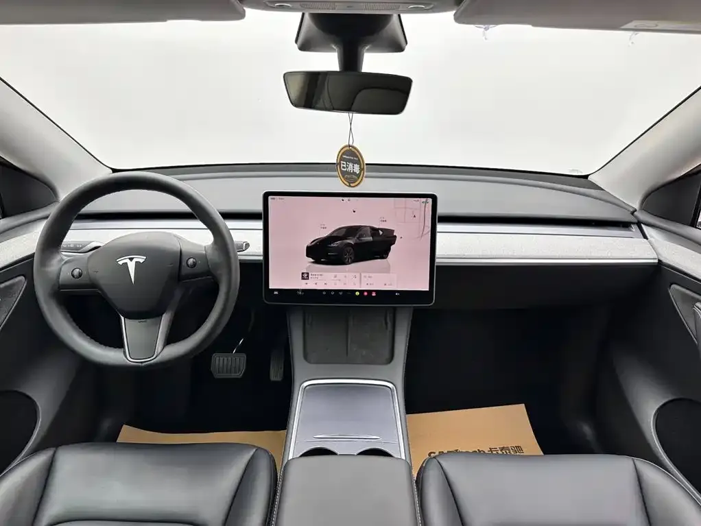 Tesla Model Y — фото 6