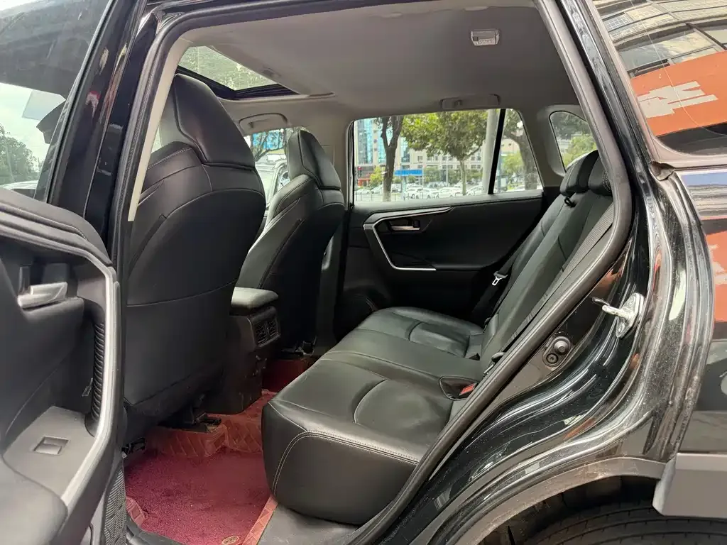 Toyota Wildlander — фото 10