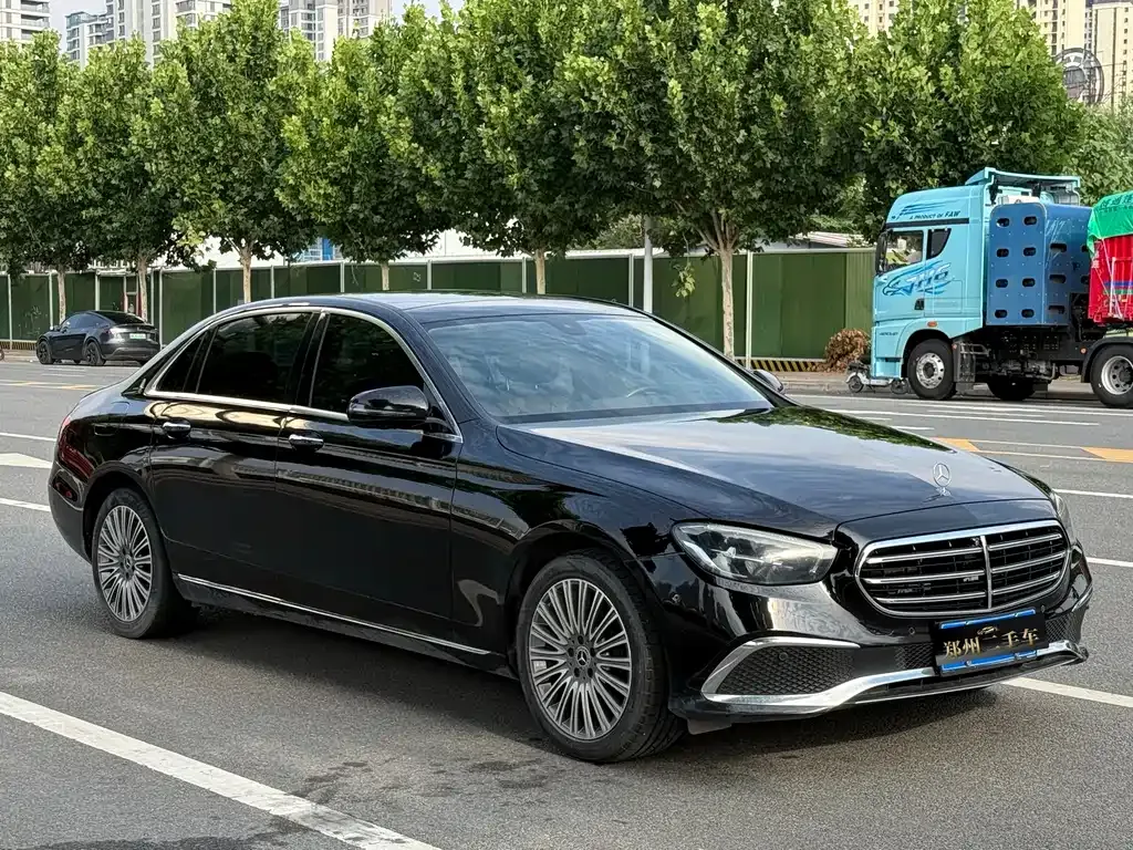 Mercedes-Benz E-Class — фото 9