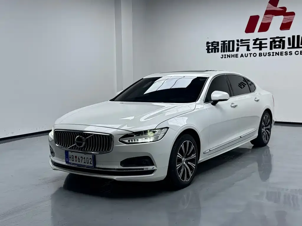Volvo S90 — фото 1