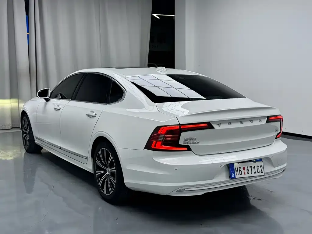 Volvo S90 — фото 2