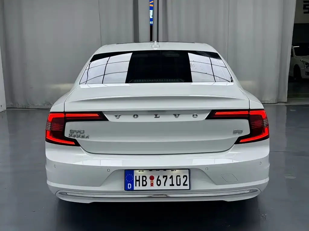 Volvo S90 — фото 3