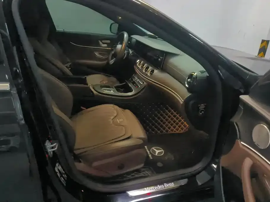 Mercedes-Benz E-Class — фото 4