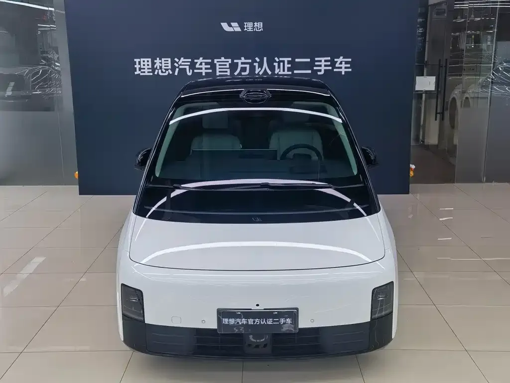 Li Auto MEGA — фото 3