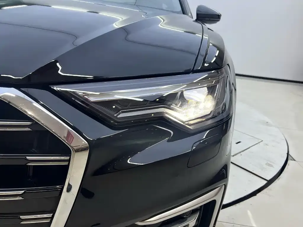 Audi A6L — фото 10