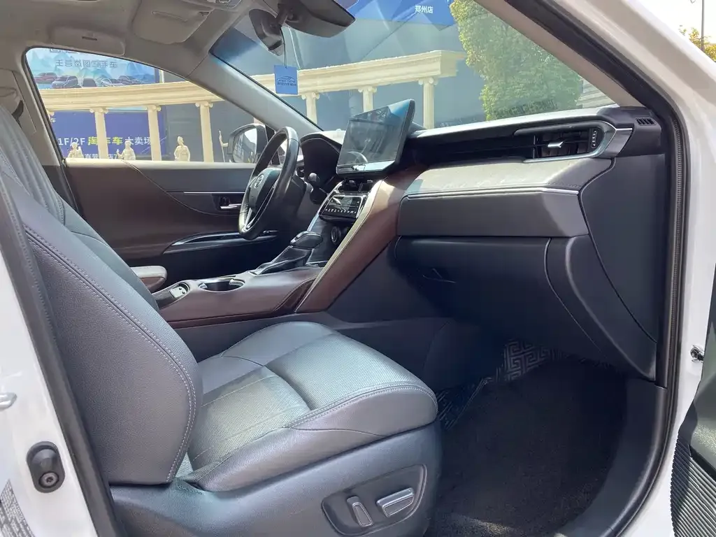 Toyota Harrier — фото 9