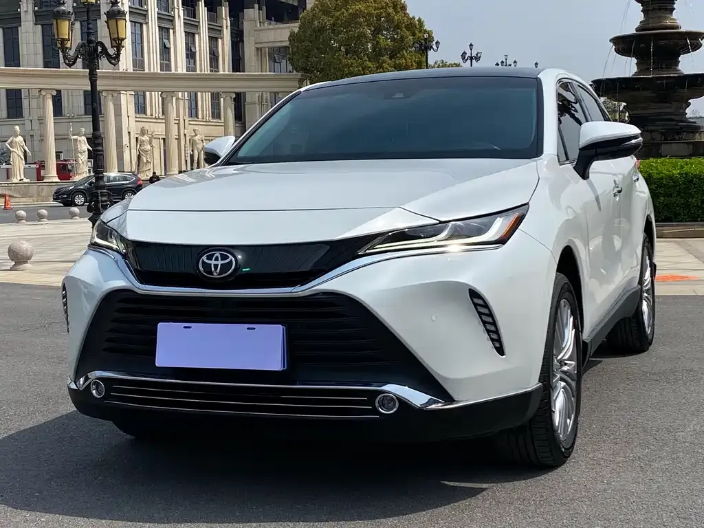 Toyota Harrier — фото 2