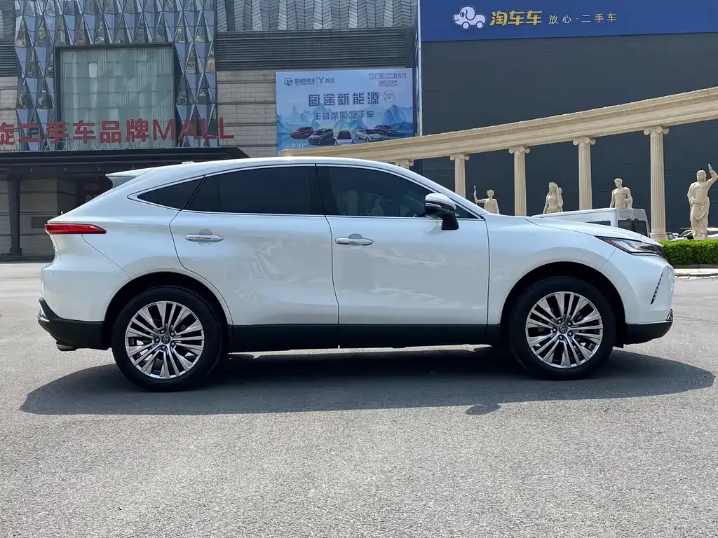 Toyota Harrier — фото 8