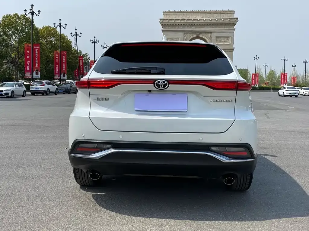 Toyota Harrier — фото 3