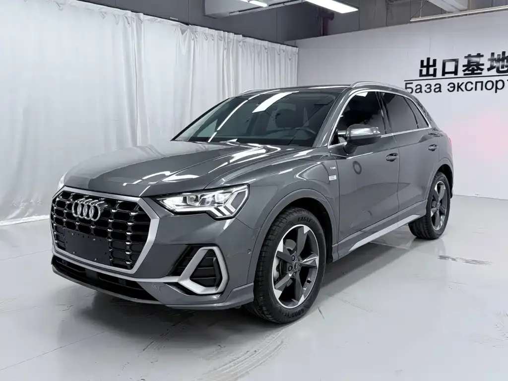 Audi Q3 — фото 1