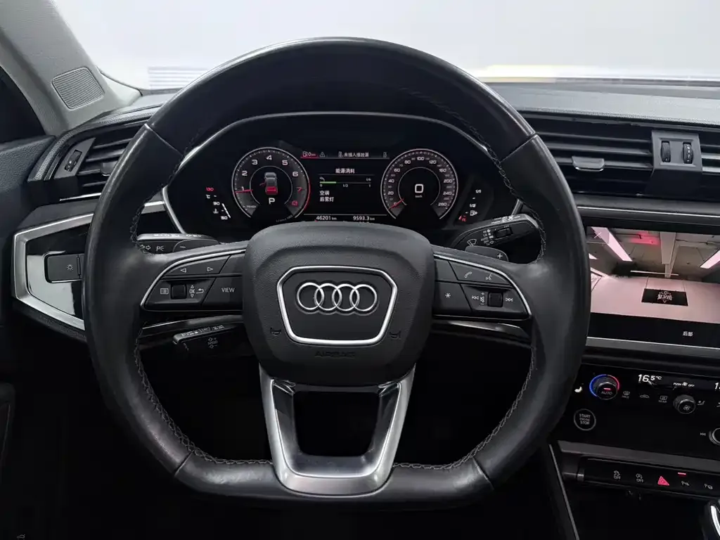 Audi Q3 — фото 4