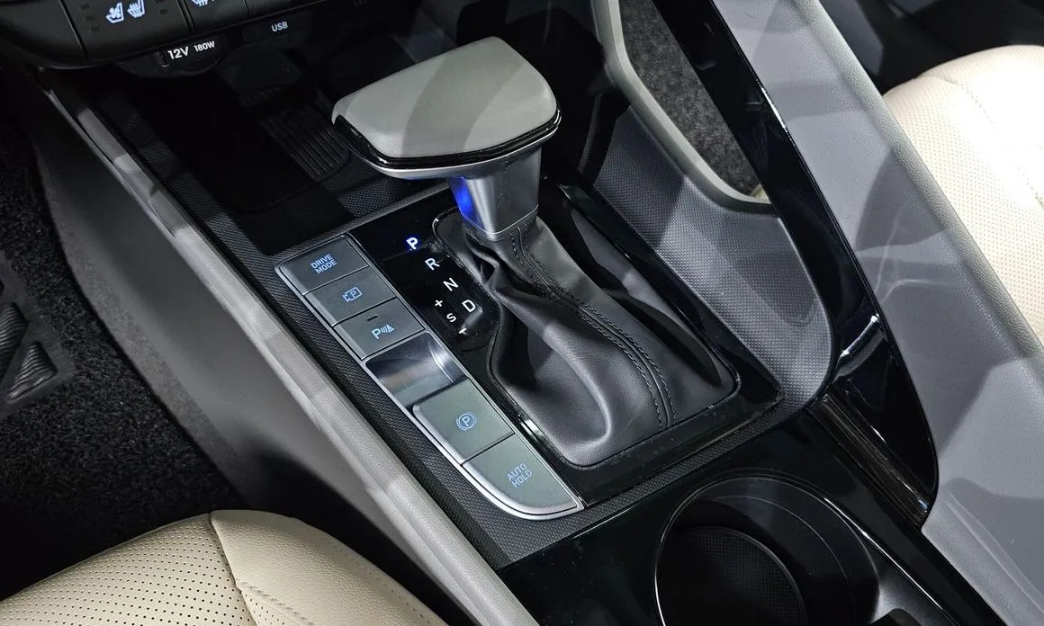 Hyundai AVANTE — фото 9