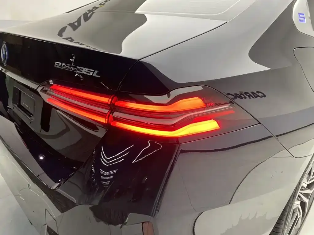BMW i5 — фото 7