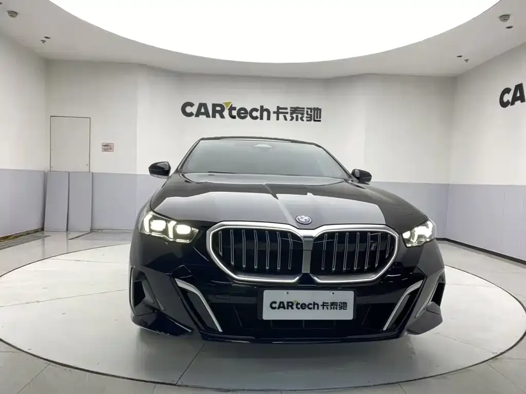 BMW i5 — фото 2