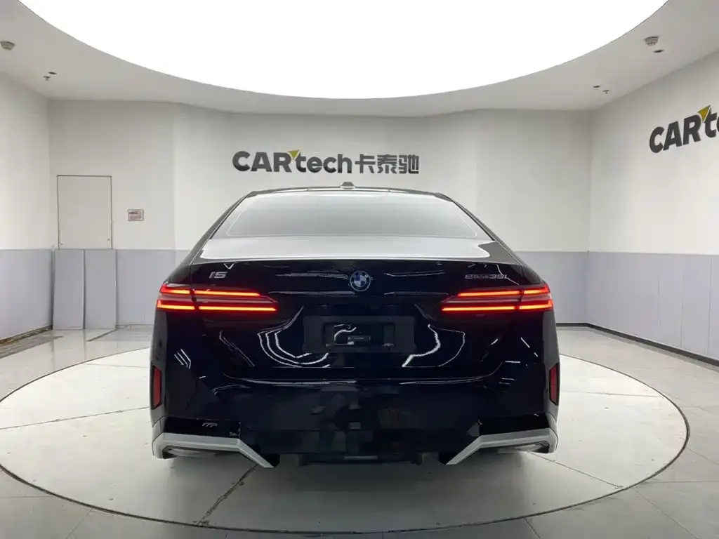 BMW i5 — фото 10
