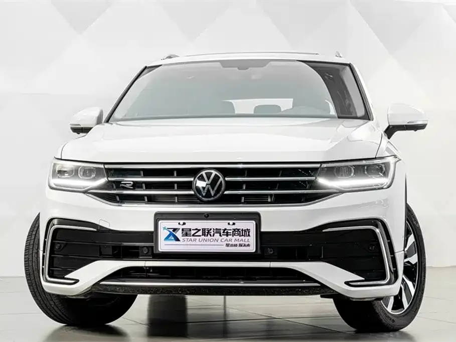 Volkswagen Tiguan L — фото 10