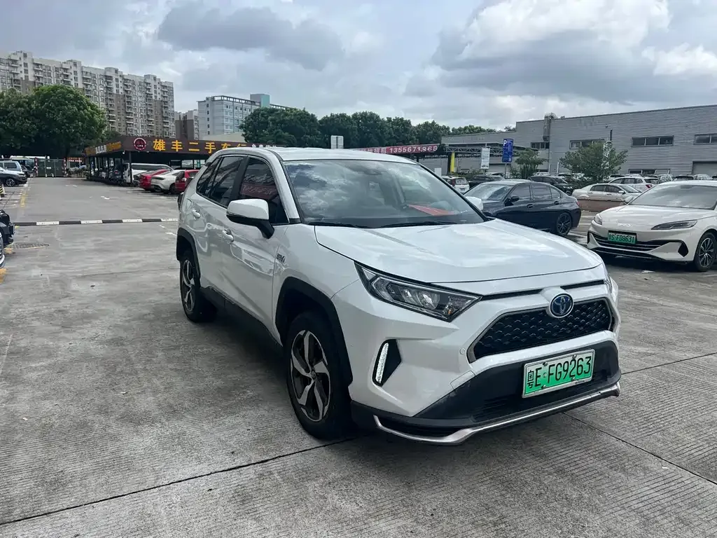 Toyota RAV4 Prime — фото 8