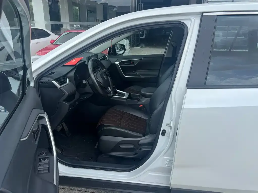 Toyota RAV4 Prime — фото 6