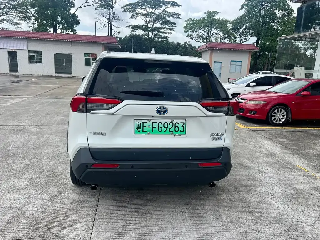Toyota RAV4 Prime — фото 9