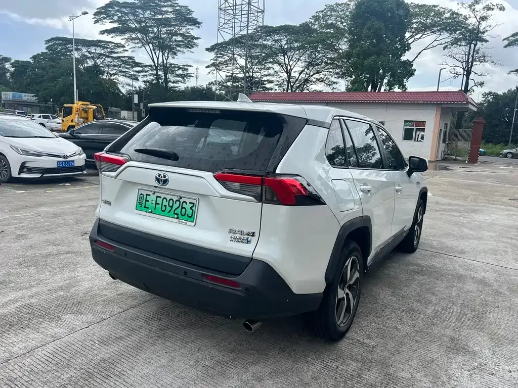 Toyota RAV4 Prime — фото 7