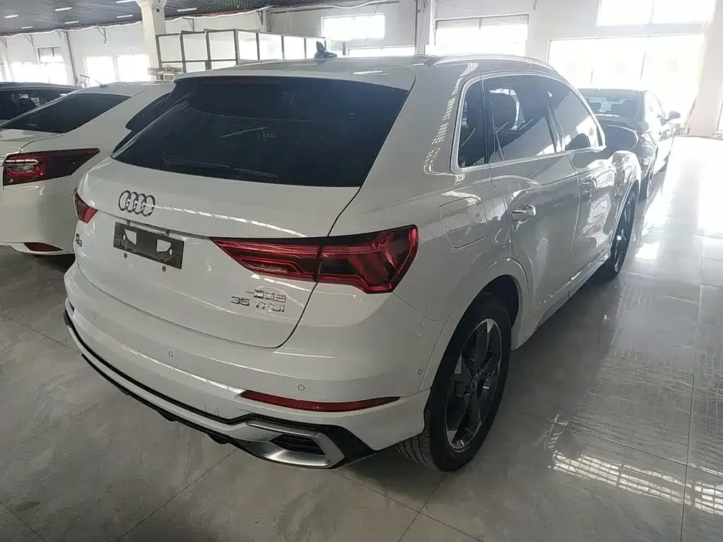 Audi Q3 — фото 7