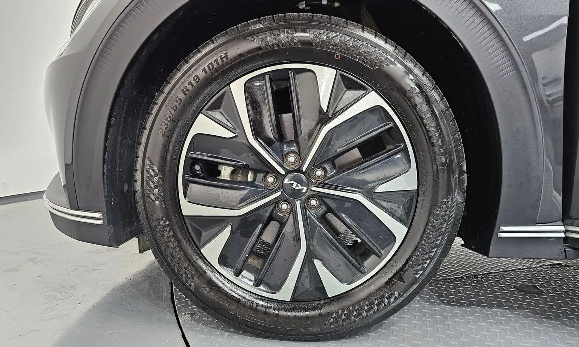 Kia EV6 — фото 7