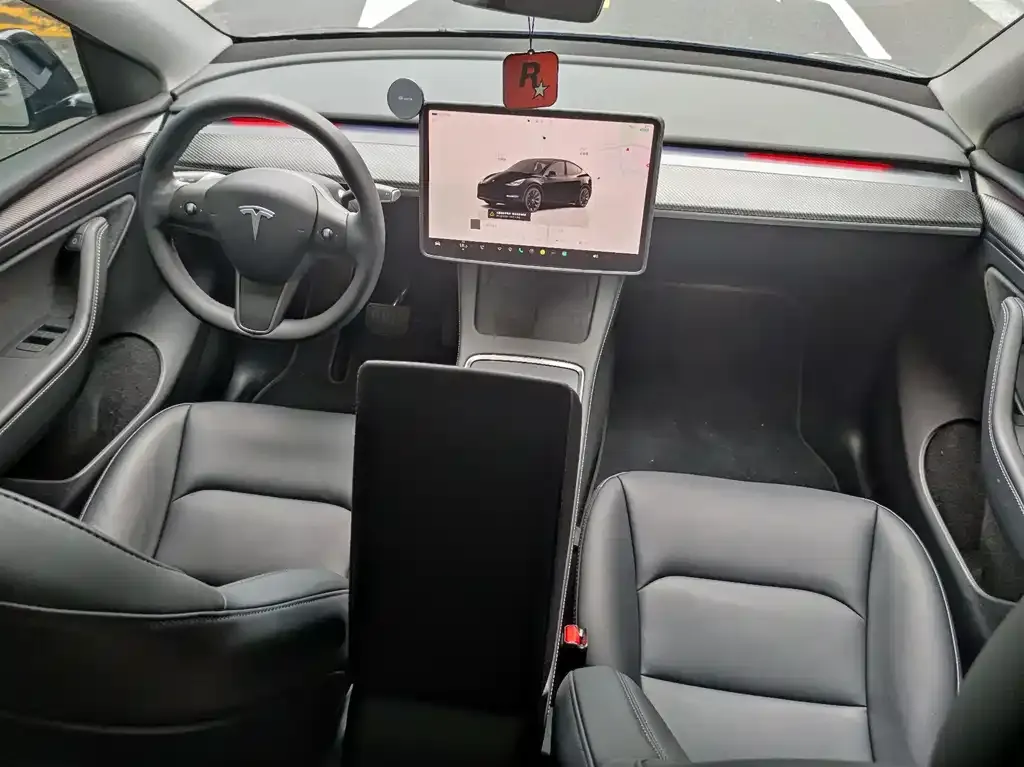 Tesla Model Y — фото 7