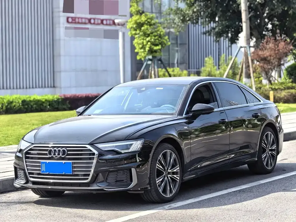 Audi A6L — фото 1