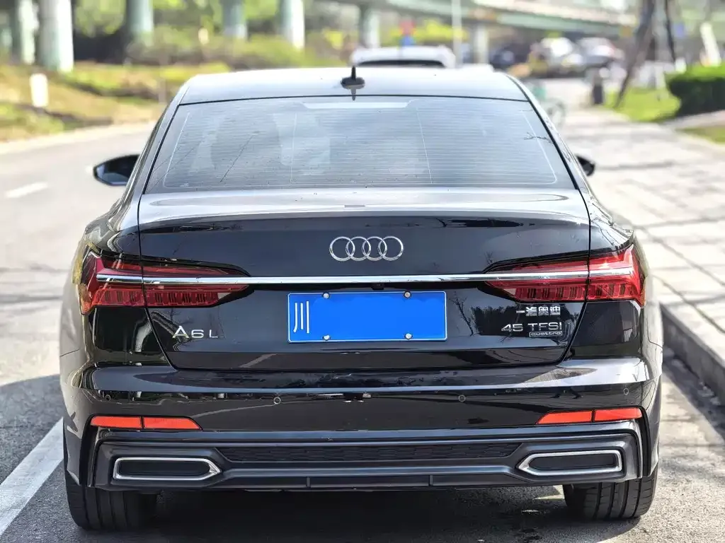 Audi A6L — фото 6