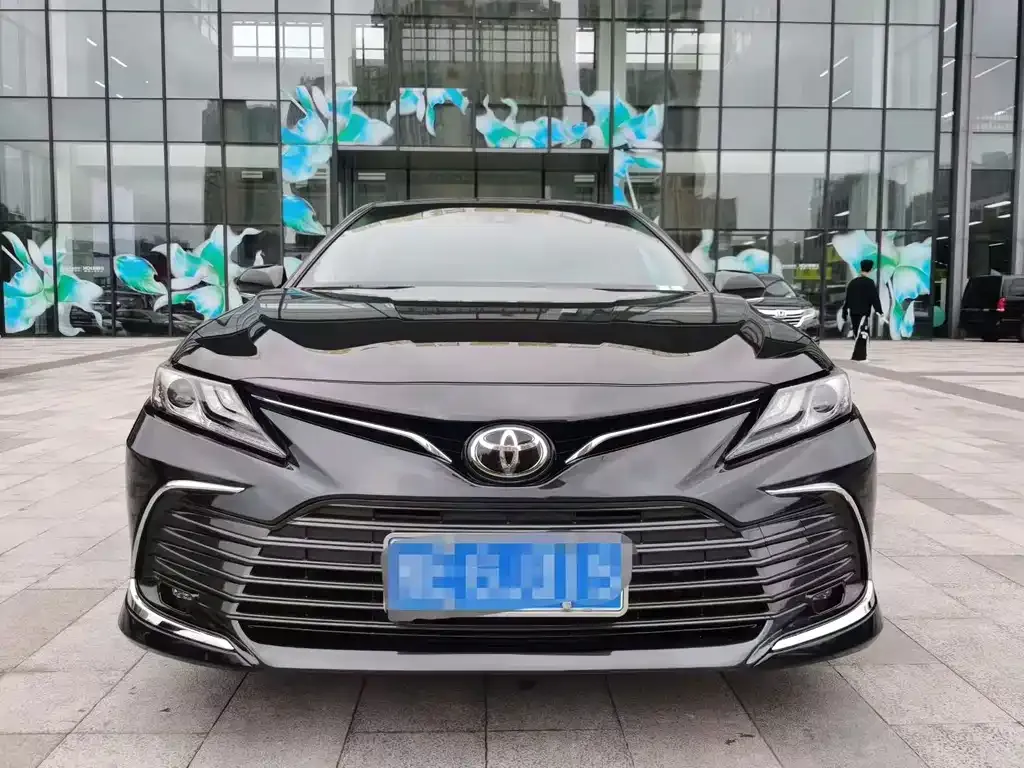 Toyota Camry — фото 7