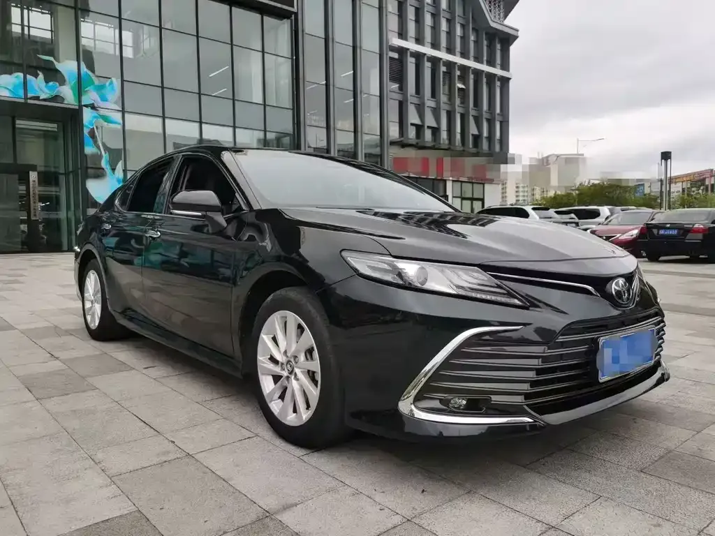 Toyota Camry — фото 6