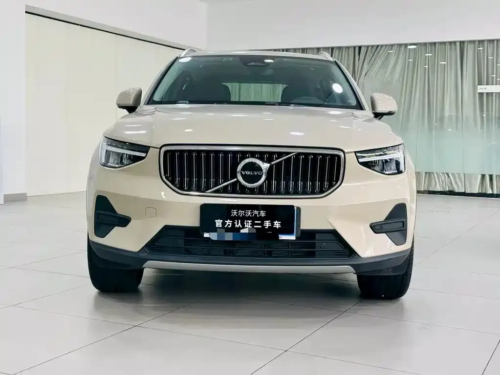 Volvo XC40 — фото 5