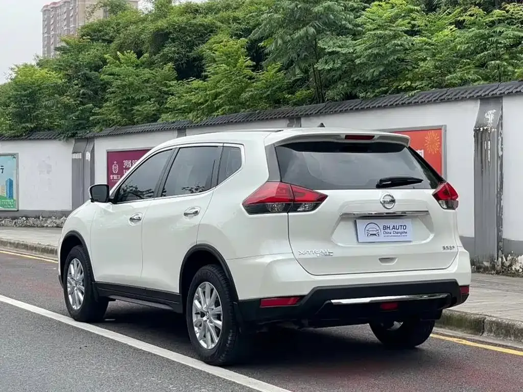 Nissan X-Trail — фото 10